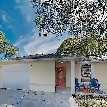 New Listing! “Butterfly Bungalow” In City Center Home Tampa Esterno foto